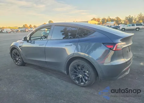 2022 Tesla Model Y z USA, uszkodzony, nr VIN 7SAYGDEE3NF314487